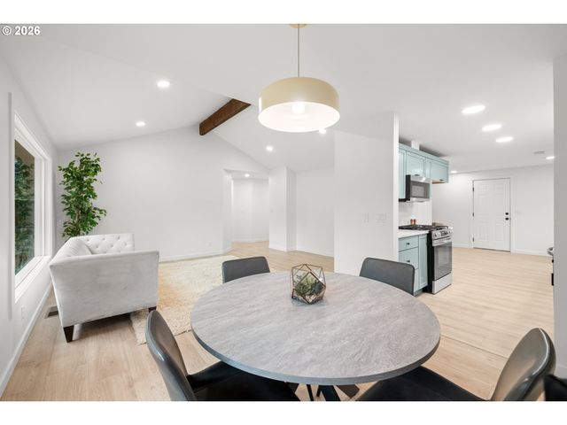 9451 Sw HUME Ct, Tualatin, OR 97062