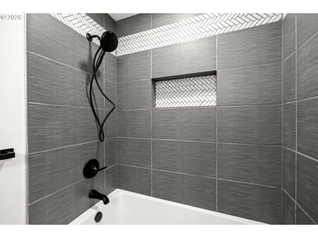 9451 Sw HUME Ct, Tualatin, OR 97062