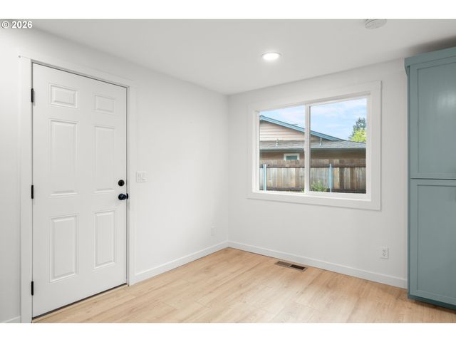 9451 Sw HUME Ct, Tualatin, OR 97062