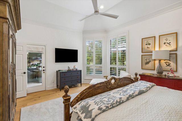 2101 Meadows Avenue, Lantana, TX 76226