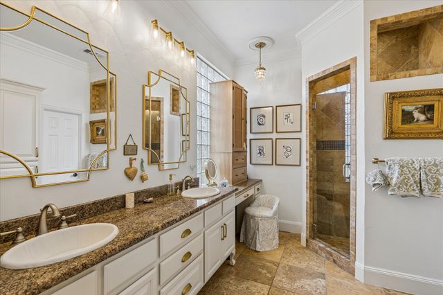 2101 Meadows Avenue, Lantana, TX 76226
