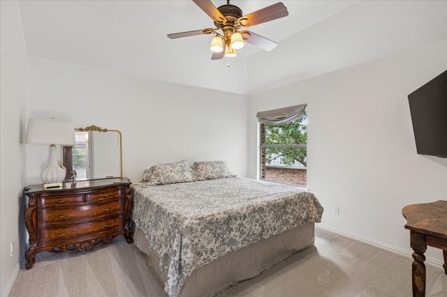 2101 Meadows Avenue, Lantana, TX 76226