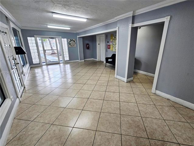 1655 W 44 PL 315, Hialeah, FL 33012