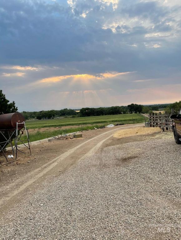 10590 Duck Ln, Nampa, ID 83686 photo 3