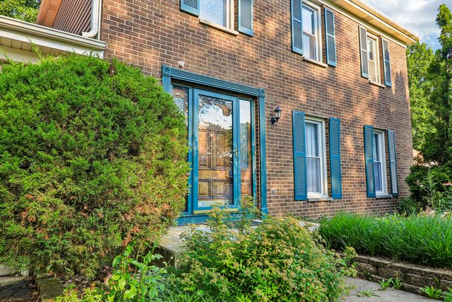 702 Buffalo Circle, Carol Stream, IL 60188
