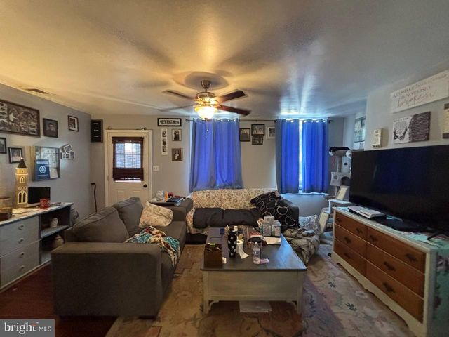 76 E MAIN ST, Newville, PA 17241