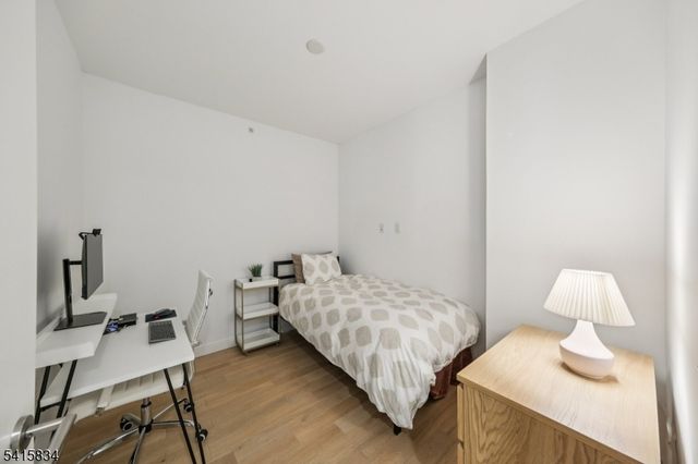 160 1St St unit 1111 1111, Jersey City, NJ 07302
