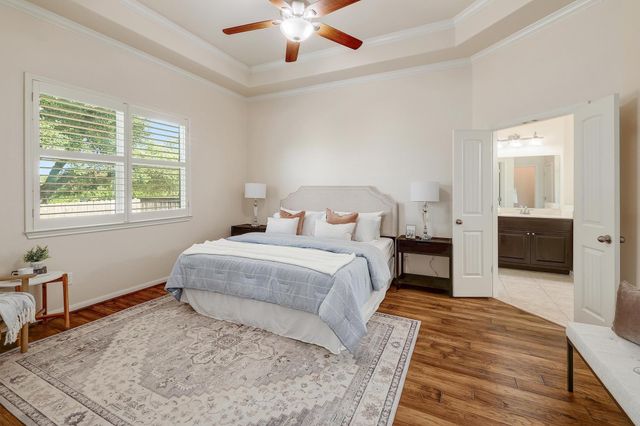 1200 Falling Hills DR, Georgetown, TX 78628