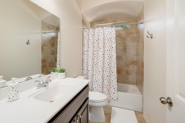 1200 Falling Hills DR, Georgetown, TX 78628