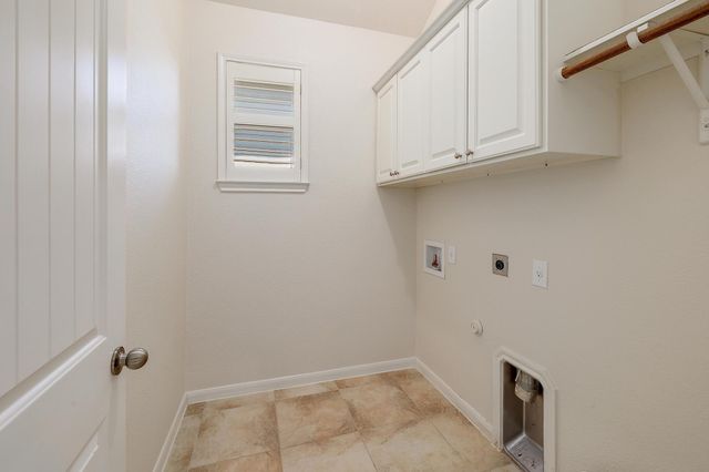 1200 Falling Hills DR, Georgetown, TX 78628