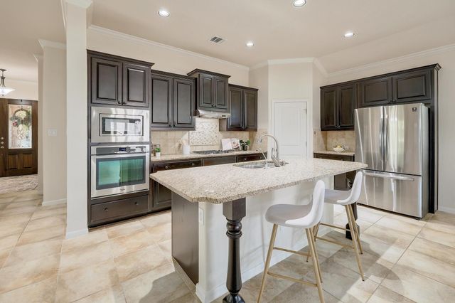 1200 Falling Hills DR, Georgetown, TX 78628