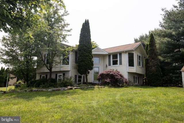 1158 CUSTER DR, Auburn, PA 17922