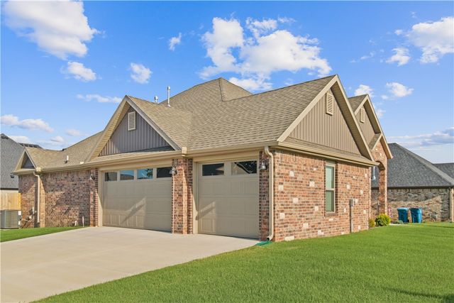 2108 Flynn Street, Pea Ridge, AR 72751