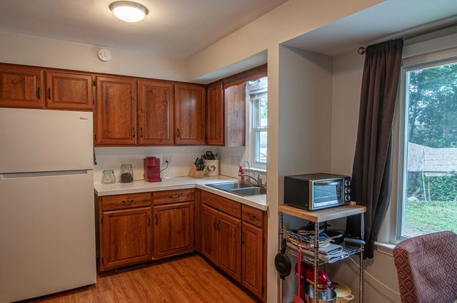 1621 Blackberry Lane, Flint, MI 48507