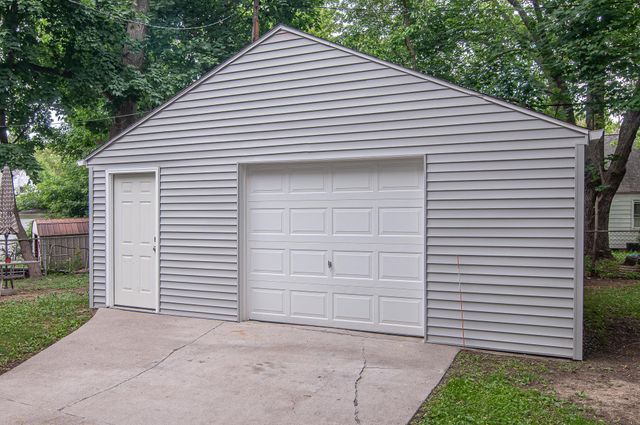 1621 Blackberry Lane, Flint, MI 48507