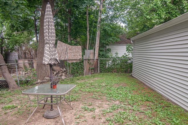1621 Blackberry Lane, Flint, MI 48507