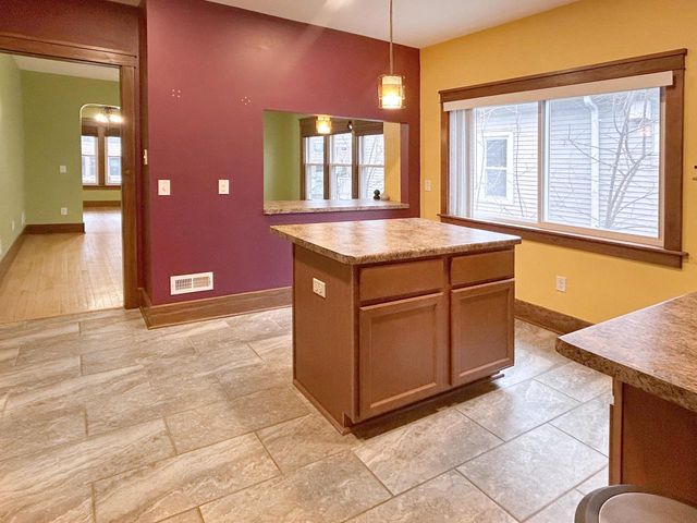 3041 S 11th STREET, Milwaukee, WI 53215