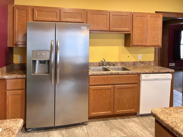 3041 S 11th STREET, Milwaukee, WI 53215