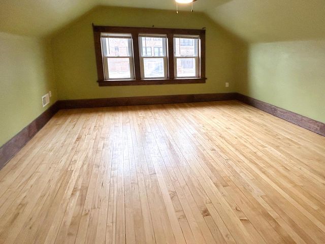 3041 S 11th STREET, Milwaukee, WI 53215