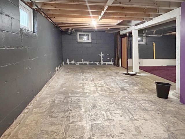 3041 S 11th STREET, Milwaukee, WI 53215