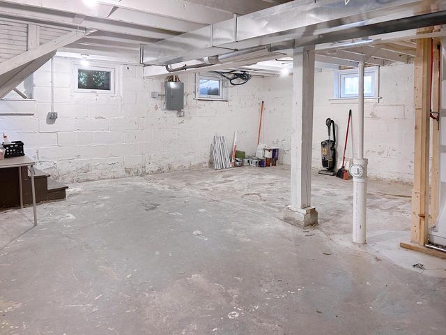 3041 S 11th STREET, Milwaukee, WI 53215