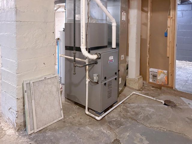 3041 S 11th STREET, Milwaukee, WI 53215