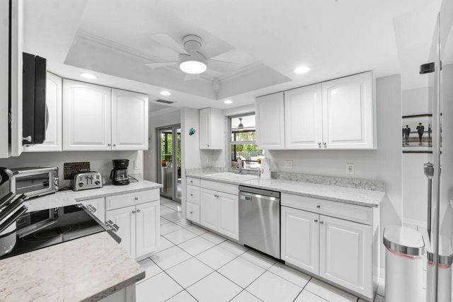 6372 SLEEPY WILLOW Way, Delray Beach, FL 33484