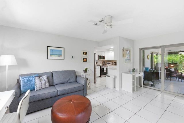 6372 SLEEPY WILLOW Way, Delray Beach, FL 33484