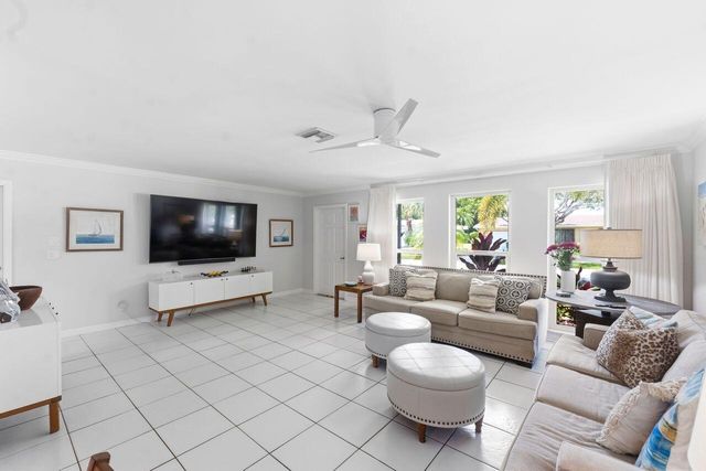 6372 SLEEPY WILLOW Way, Delray Beach, FL 33484