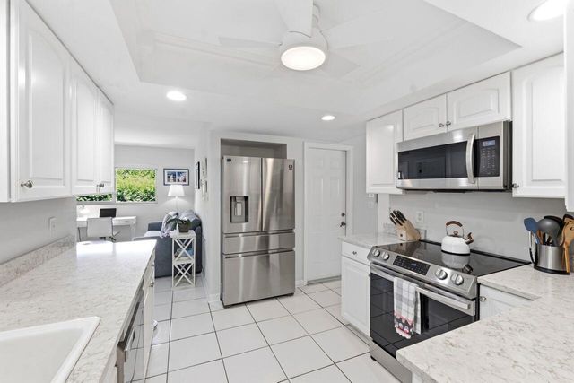 6372 SLEEPY WILLOW Way, Delray Beach, FL 33484