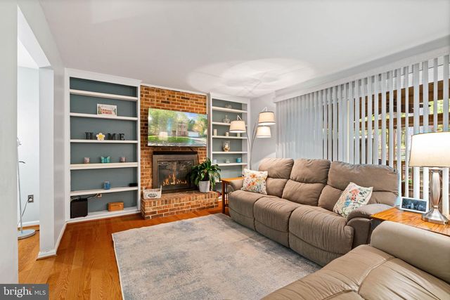 9833 NATICK RD, Burke, VA 22015