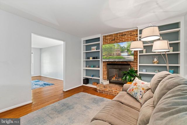 9833 NATICK RD, Burke, VA 22015