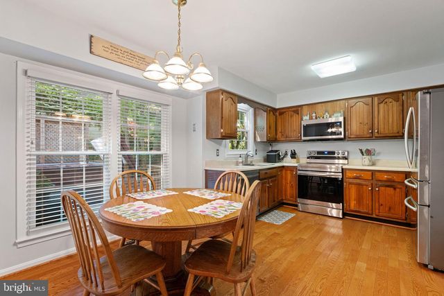 9833 NATICK RD, Burke, VA 22015