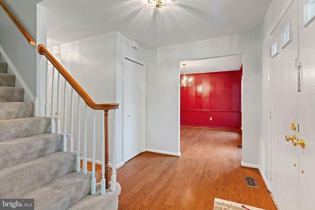9833 NATICK RD, Burke, VA 22015