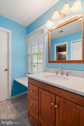 9833 NATICK RD, Burke, VA 22015