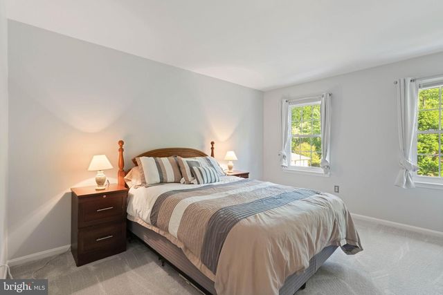 9833 NATICK RD, Burke, VA 22015