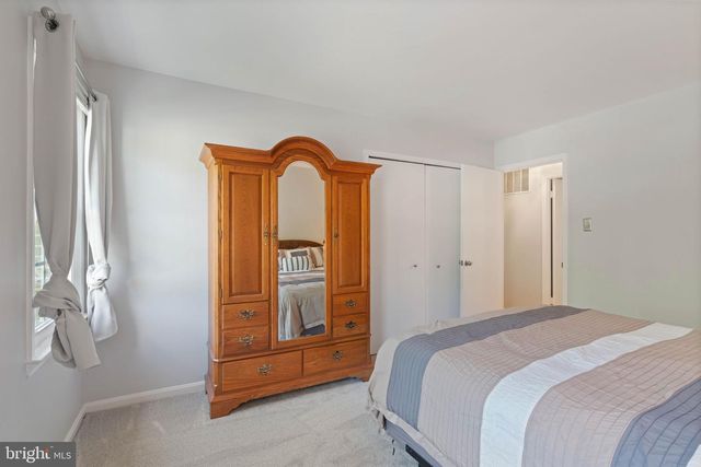 9833 NATICK RD, Burke, VA 22015