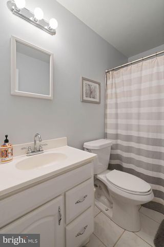 9833 NATICK RD, Burke, VA 22015