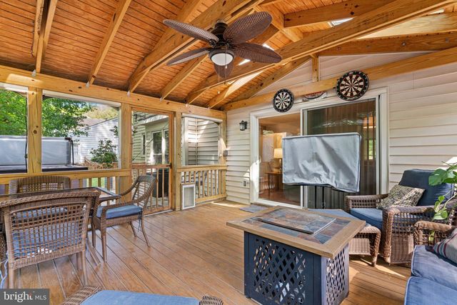 9833 NATICK RD, Burke, VA 22015