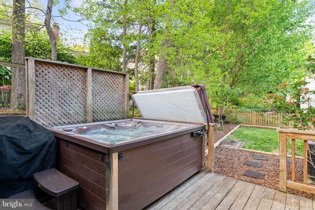 9833 NATICK RD, Burke, VA 22015