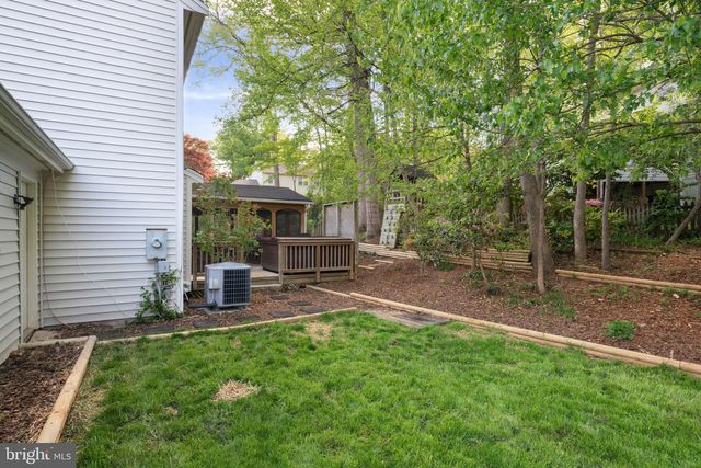 9833 NATICK RD, Burke, VA 22015
