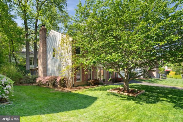 9833 NATICK RD, Burke, VA 22015
