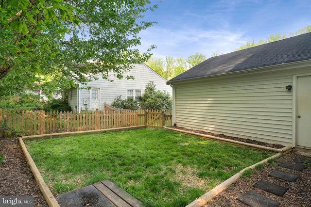 9833 NATICK RD, Burke, VA 22015