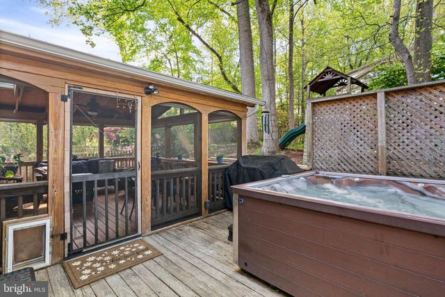 9833 NATICK RD, Burke, VA 22015