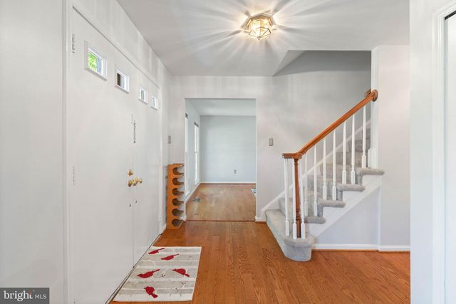 9833 NATICK RD, Burke, VA 22015