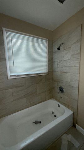 6752 Evergreen Road, Detroit, MI 48228