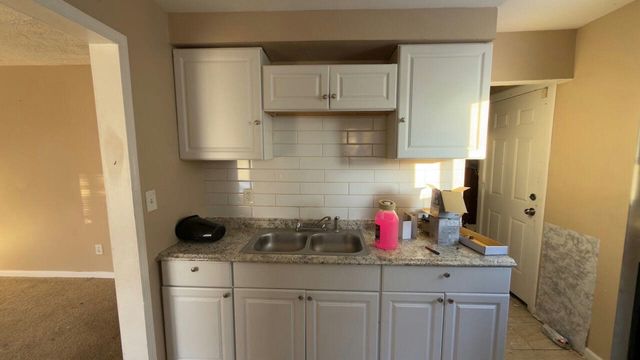 6752 Evergreen Road, Detroit, MI 48228