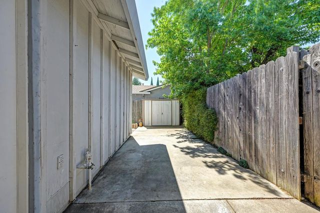 2923 Baronet Way, Sacramento, CA 95833