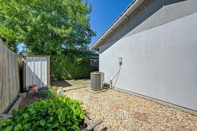 2923 Baronet Way, Sacramento, CA 95833