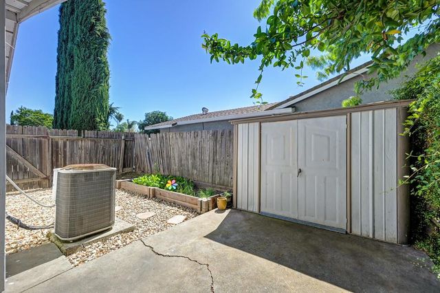 2923 Baronet Way, Sacramento, CA 95833